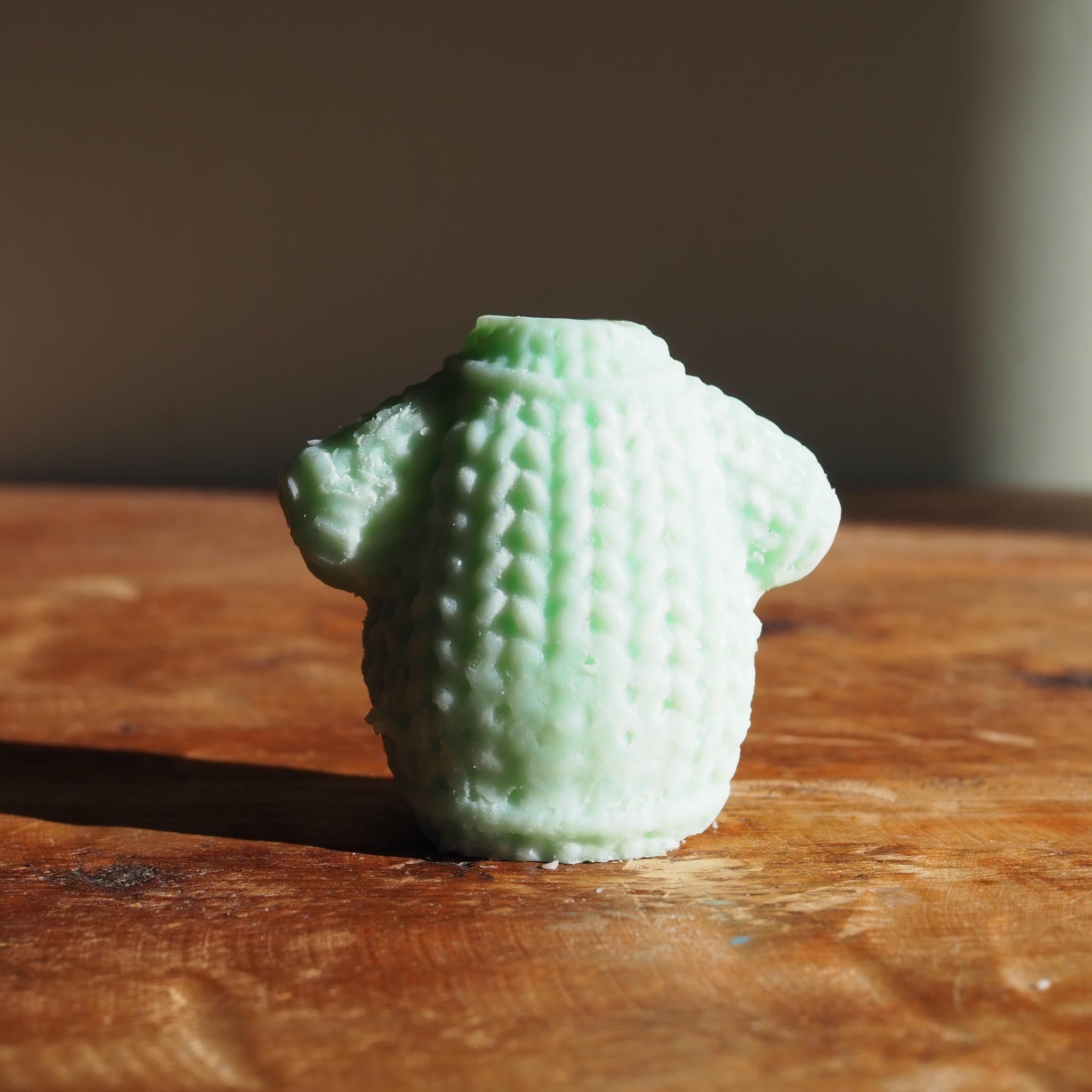 Wild Achill Island wax melt capturing the scent of sea spray, rugged cliffs, and windswept Irish landscapes.