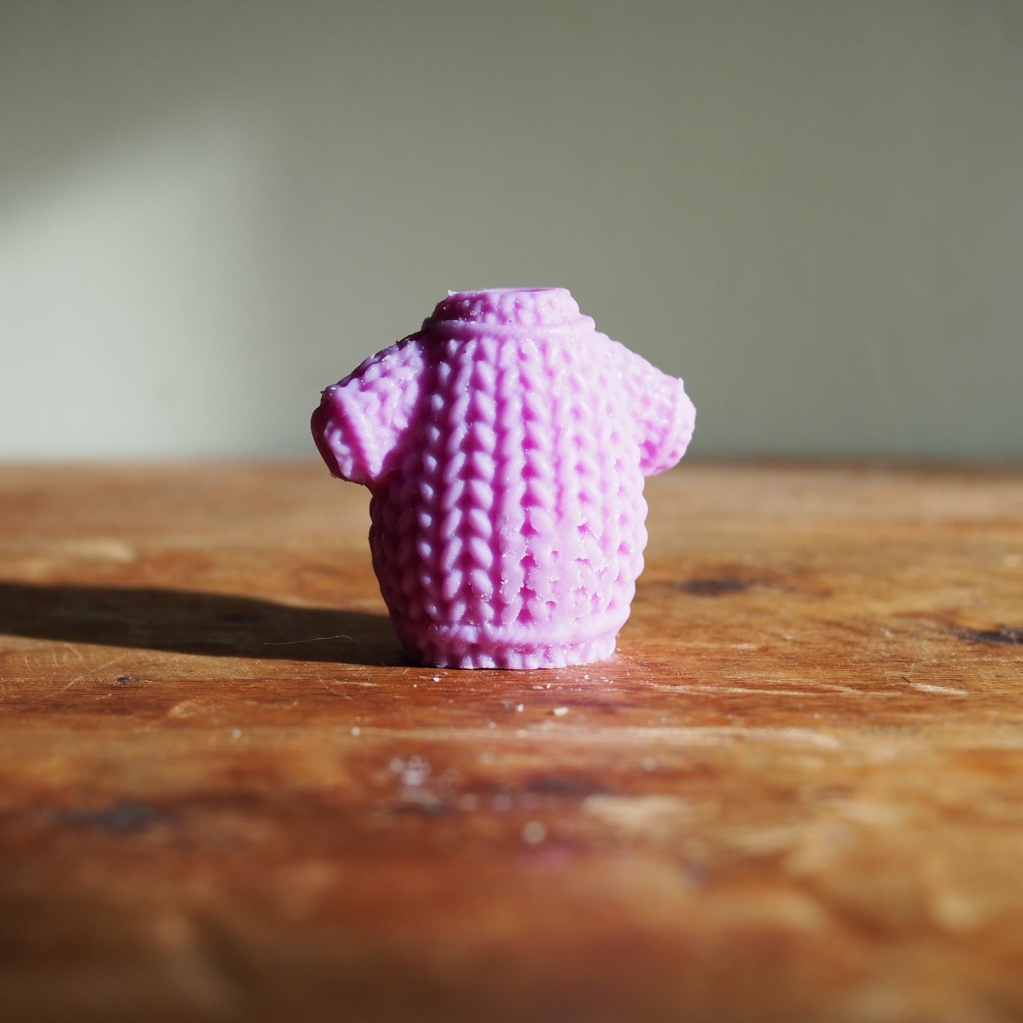 Donegal Cosy Wax Melt capturing the comforting fragrance of peat smoke, wildflowers, and Atlantic air from Ireland’s northwest coast.