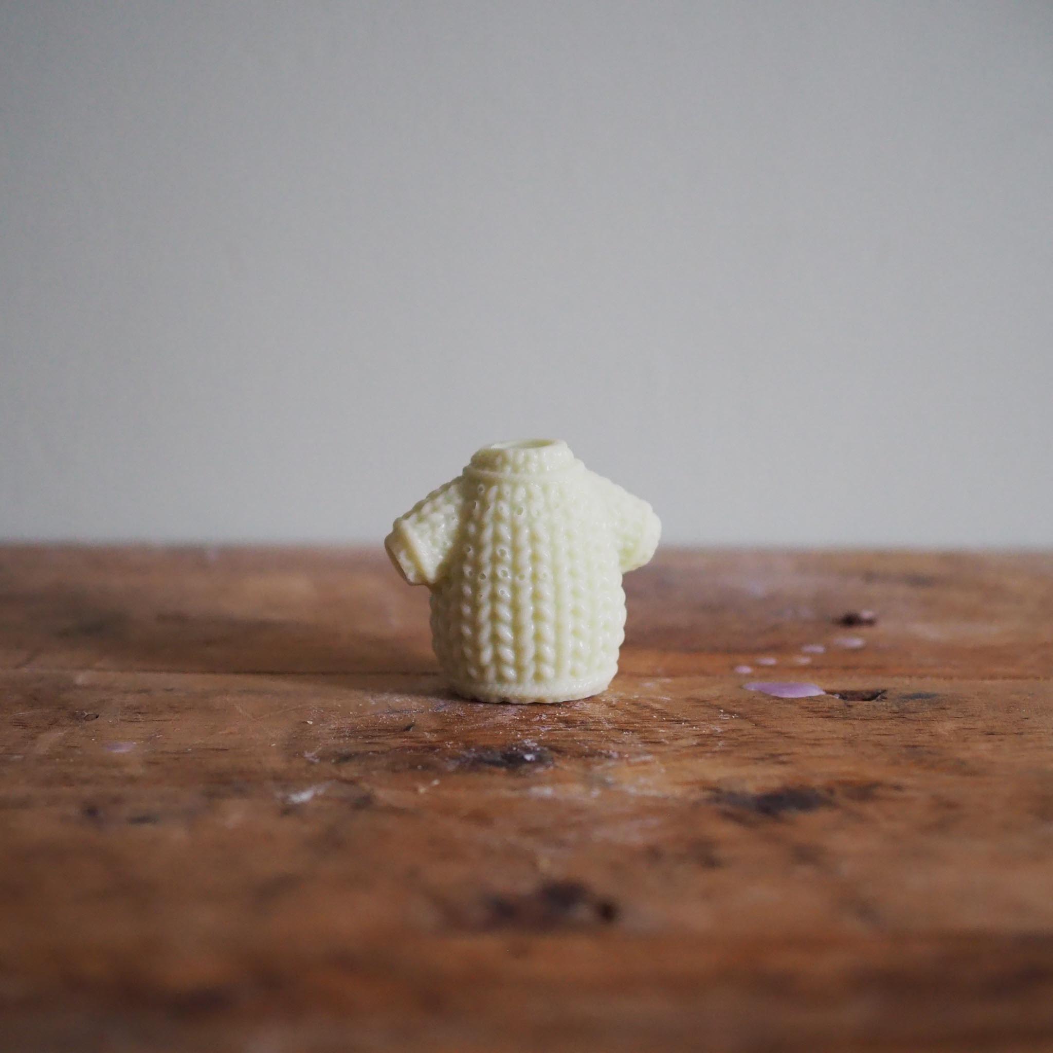 Hand-poured Irish wax melt inspired by Achill Island’s wild Atlantic air, blending sea salt, heather, and fresh coastal breeze.