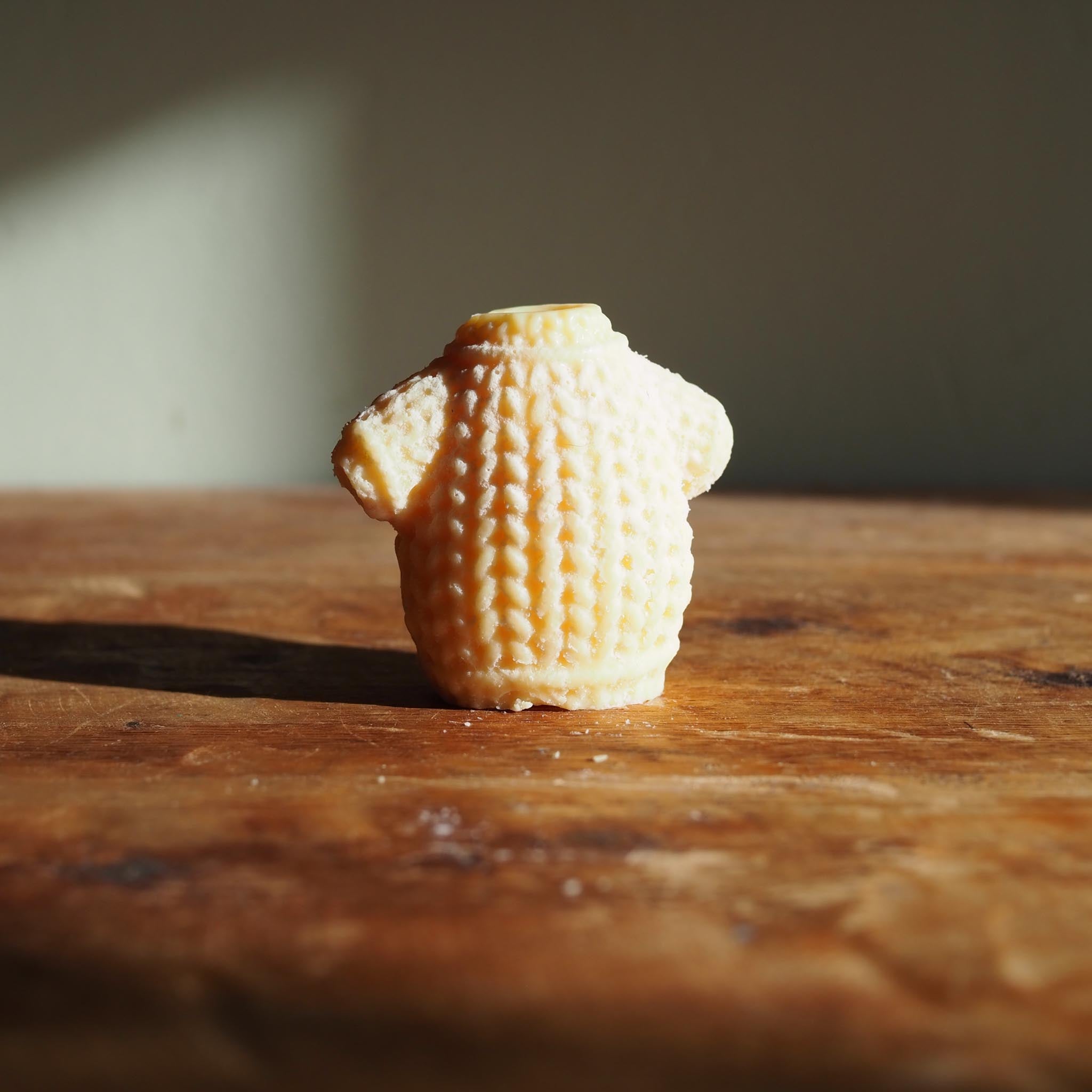 Irish Gorse wax melt capturing the scent of golden blossoms on Irish hillsides — warm, uplifting, and full of fresh spring light.