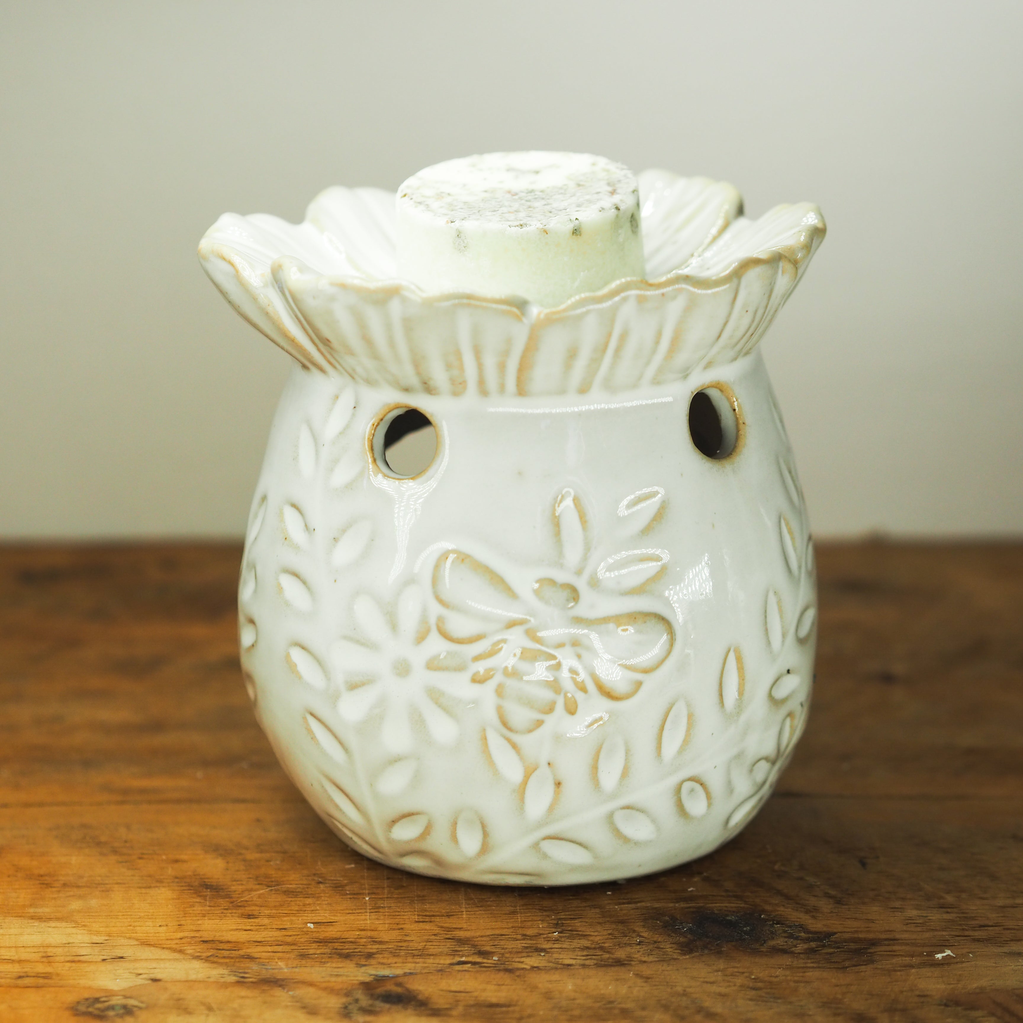 Watercolour flower petals wax melter